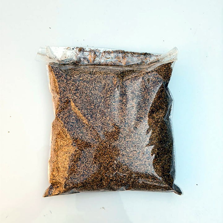 Fine-cut lamina sample of FCV tobacco, sealed bag